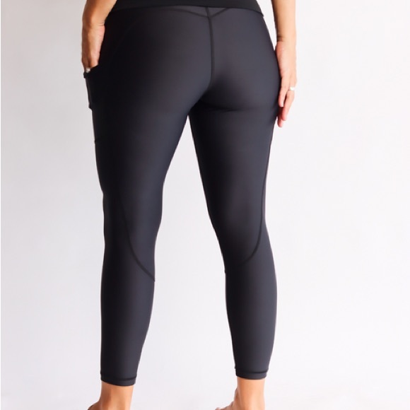 Maternity Leggings 7/8 length. - Picture 5 of 6